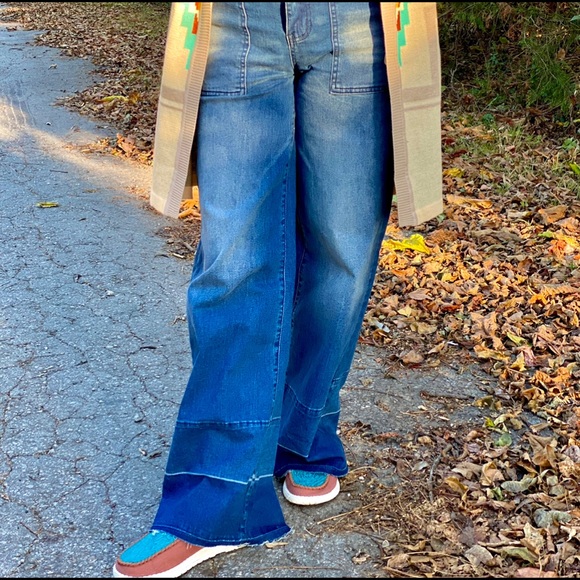 Wide Leg Jeans - Picture 2 of 9